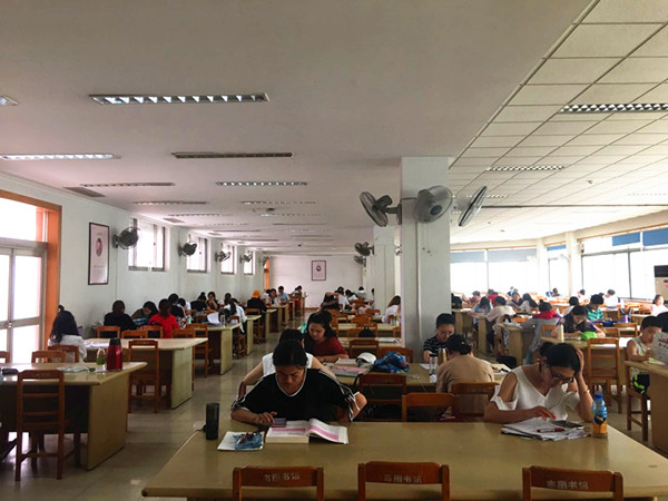 暑期枣庄市图书馆掀起阅读热潮